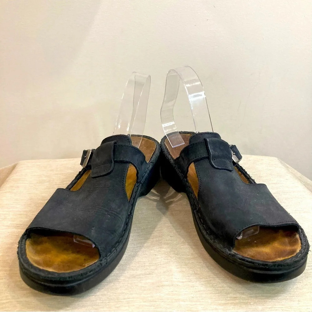 NAOT Sz 41  Leather Slip On Buckle Closure Sandals